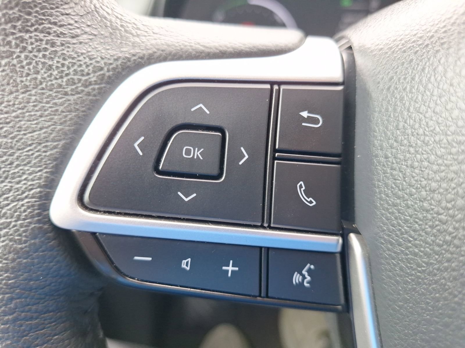 Used 2023 Toyota Sienna XLE w/ XLE Plus Package image 20