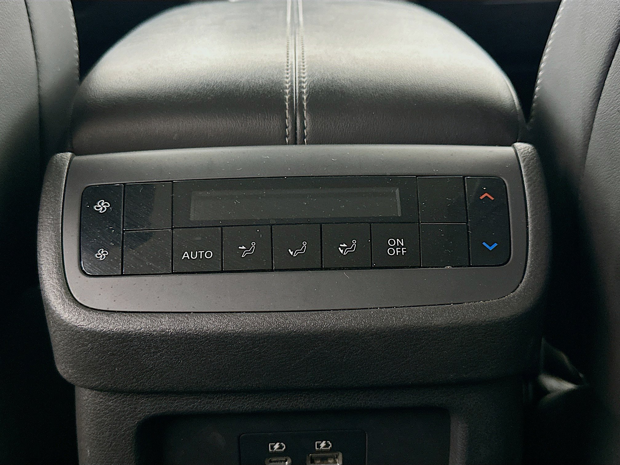 Used 2024 Nissan Pathfinder SL AWD/4WD image 27