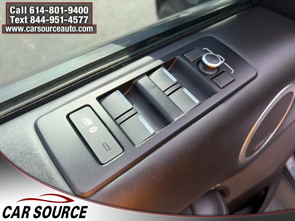 Used 2017 Land Rover Discovery First Edition AWD/4WD image 19