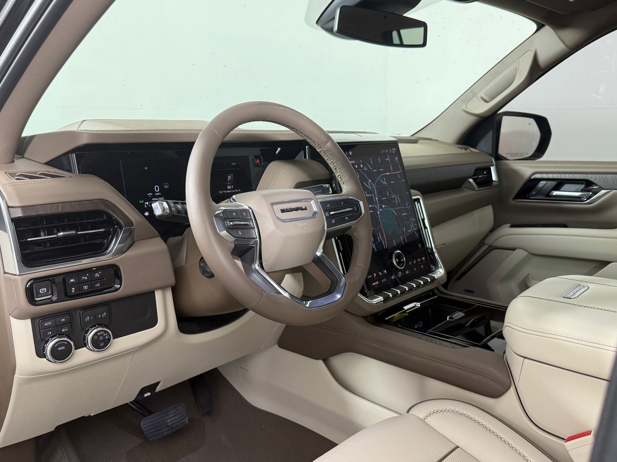 Used 2025 GMC Yukon Denali w/ LPO, Floor Liner Package image 4