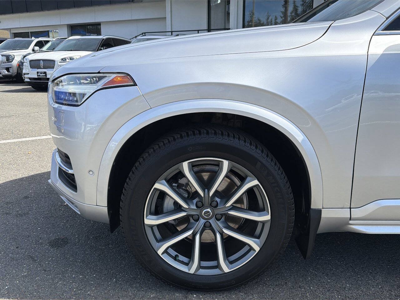 Used 2017 Volvo XC90 T6 Momentum w/ Vision Package AWD/4WD image 13