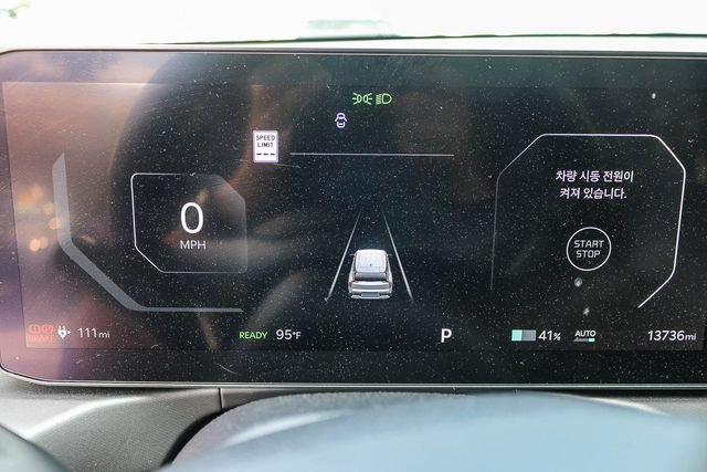 Used 2024 Kia EV9 Light Long Range RWD image 17