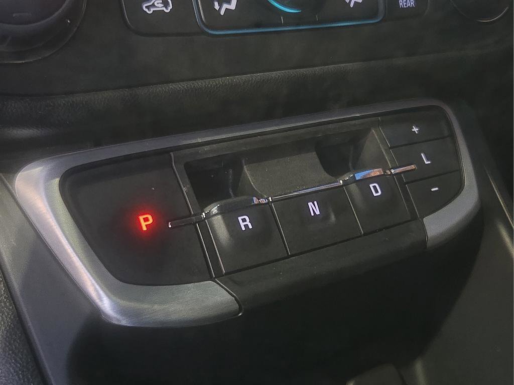 Used 2024 GMC Terrain SLE w/ Driver Convenience Package image 26