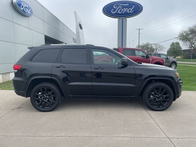 Used 2021 Jeep Grand Cherokee Altitude image 16