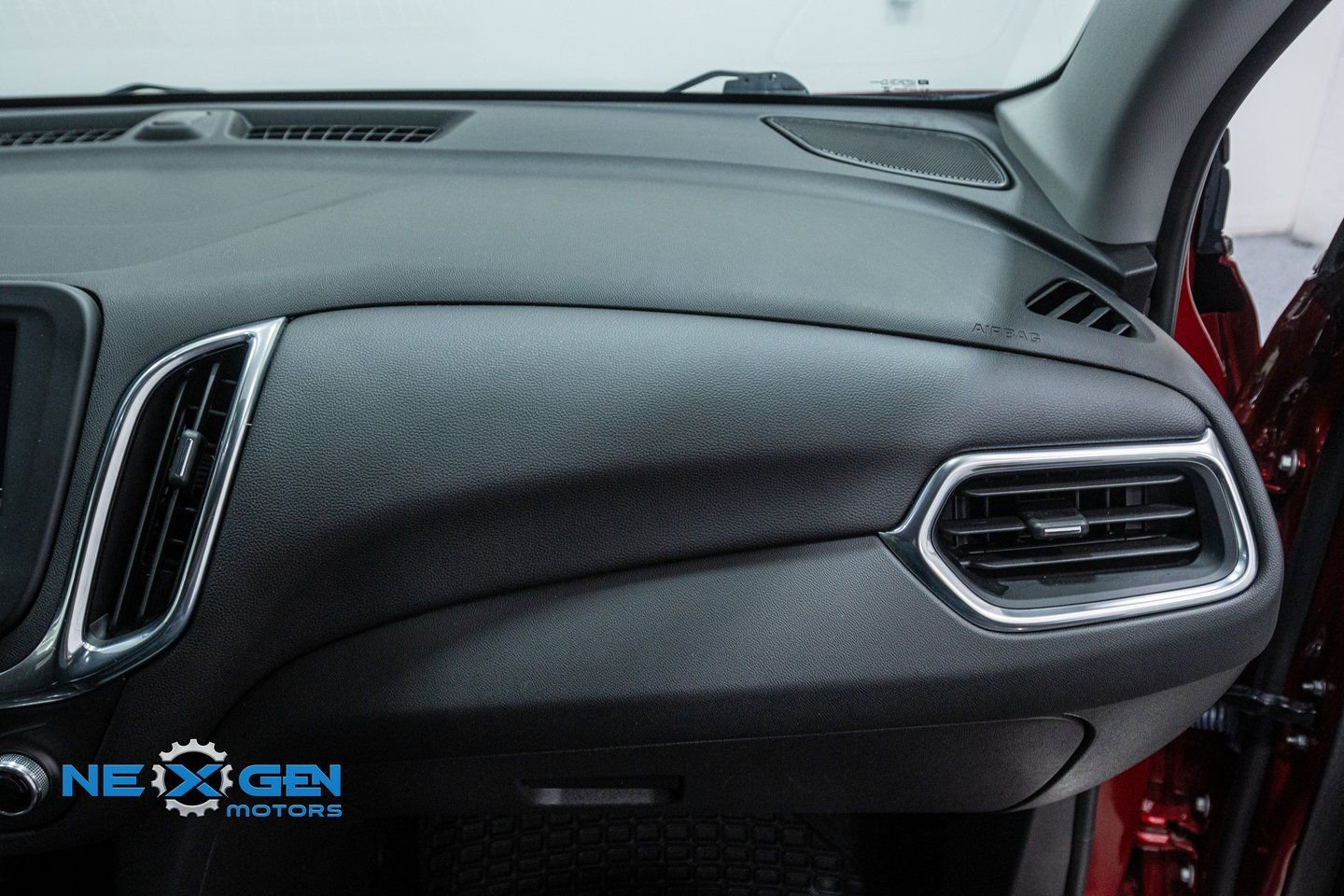 Used 2024 Chevrolet Equinox LT image 37