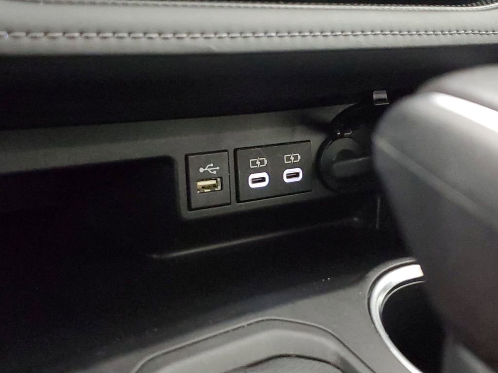 Used 2023 Toyota Highlander LE image 22