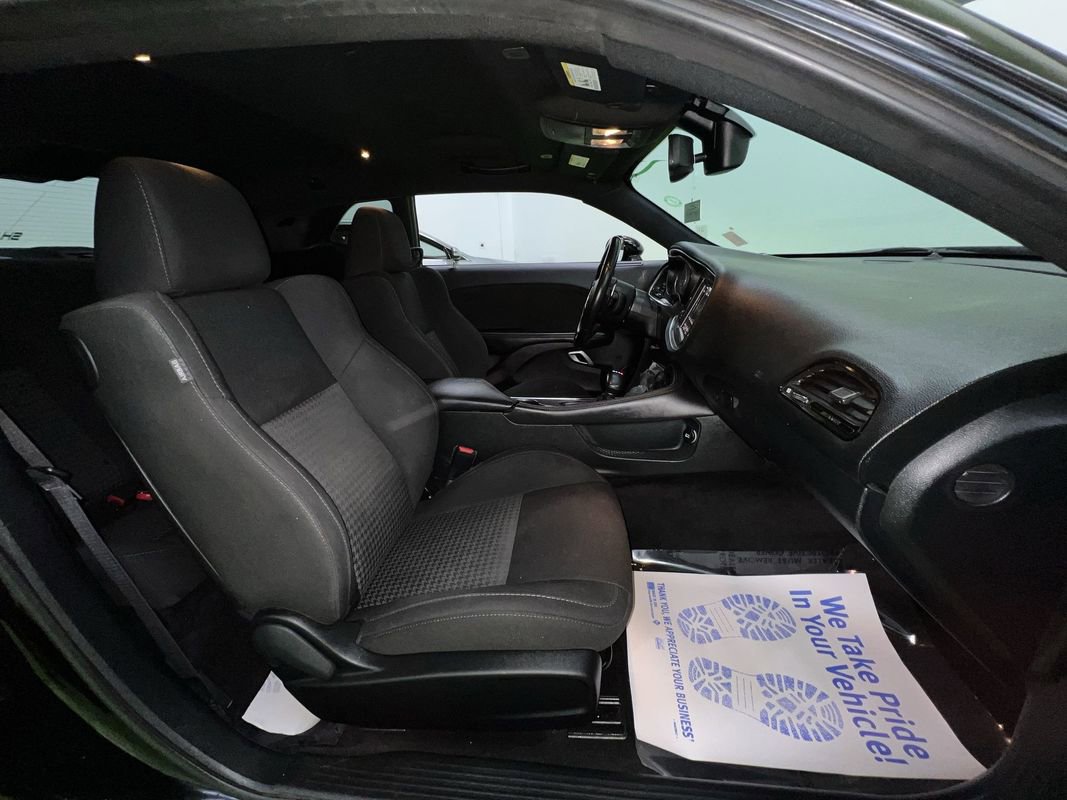 Used 2018 Dodge Challenger R/T RWD image 30