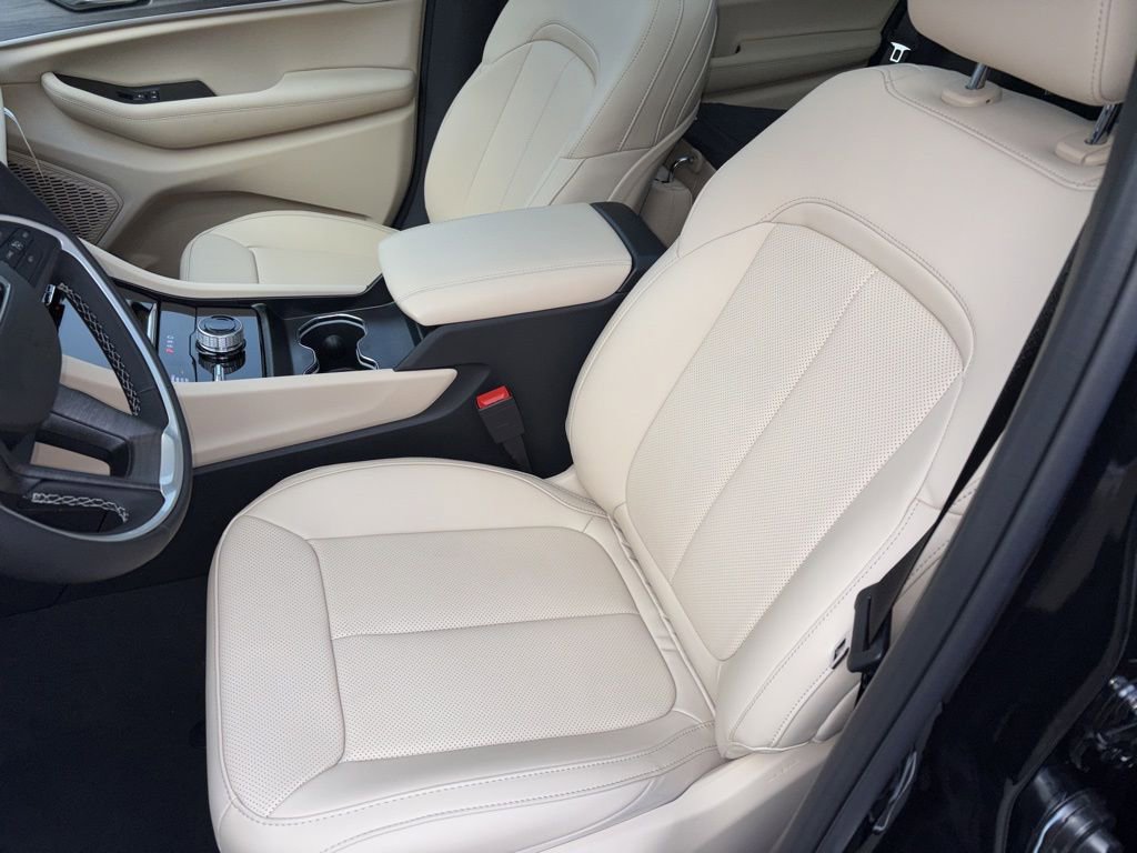 New 2025 Jeep Grand Cherokee L Limited w/ Luxury Tech Group II image 34