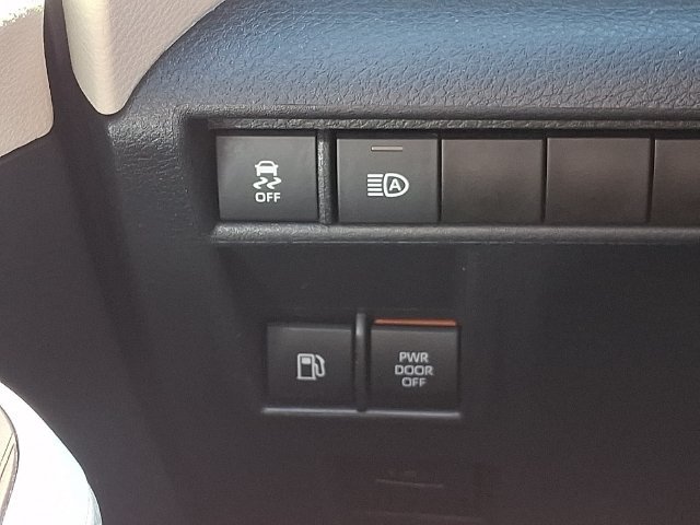 Used 2021 Toyota Sienna XLE FWD image 28