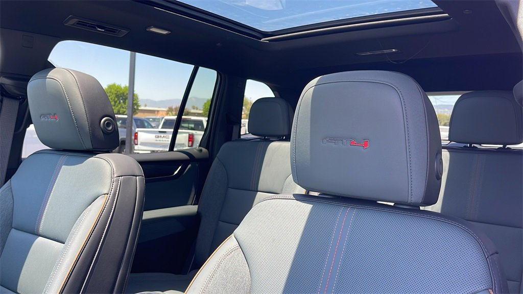 New 2025 GMC Acadia AT4 w/ Luxury Package image 13