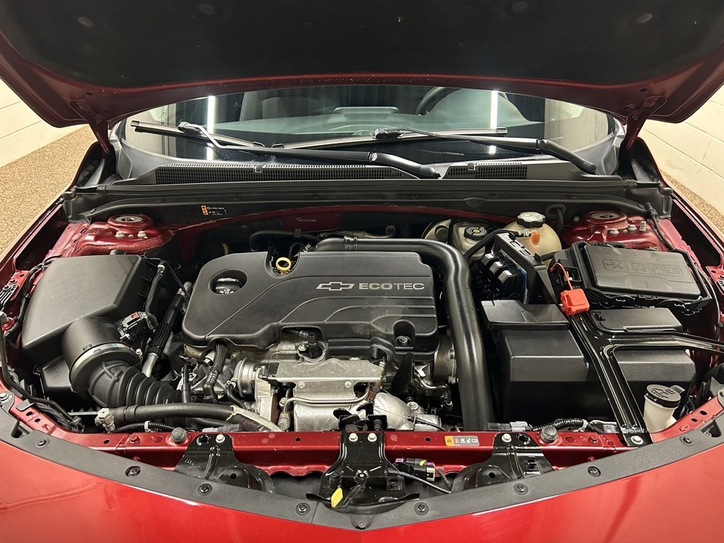 Used 2017 Chevrolet Malibu LT image 11