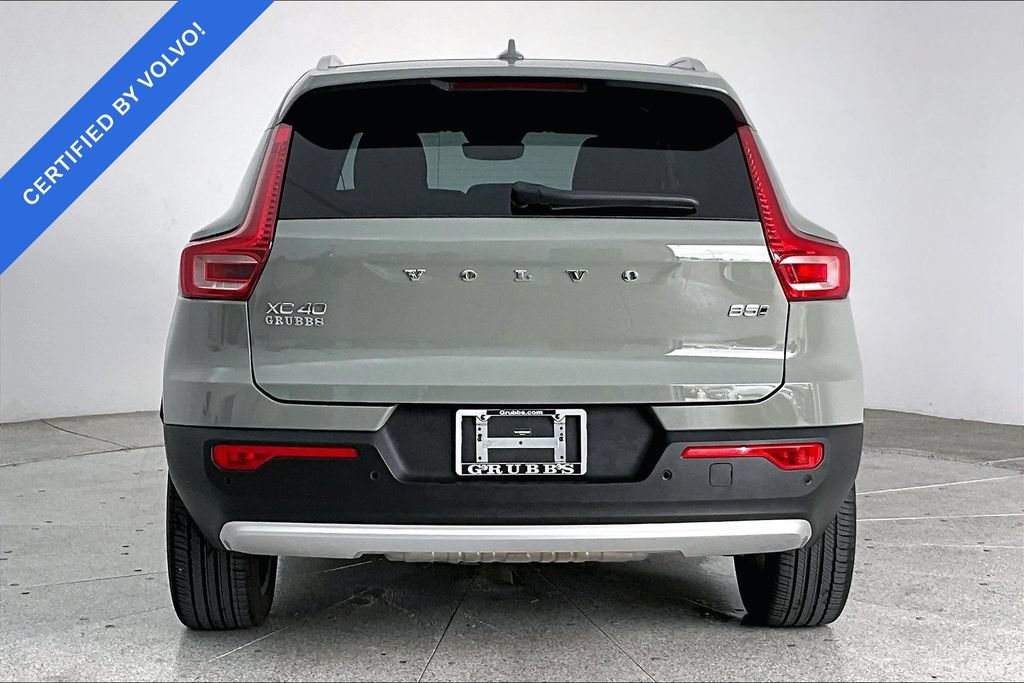 Certified 2025 Volvo XC40 B5 Plus AWD/4WD image 5