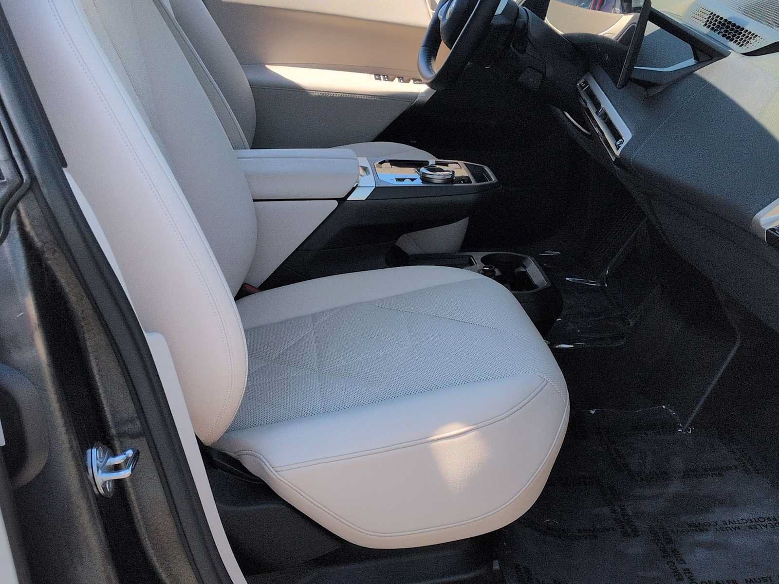 Certified 2024 BMW iX xDrive50 w/ Sport Package AWD/4WD image 23