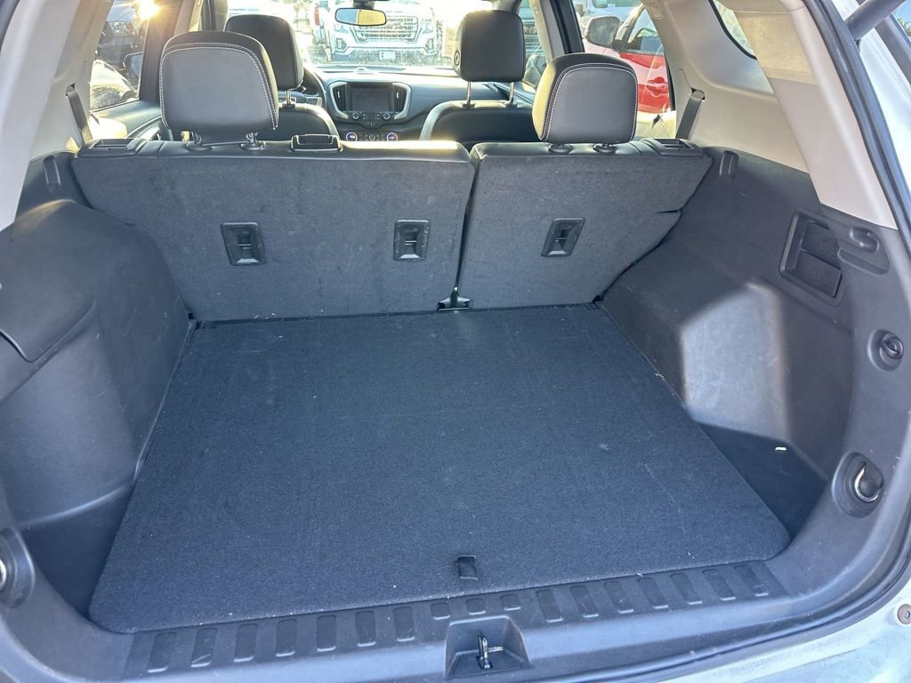 Used 2022 GMC Terrain SLT w/ Infotainment Package II image 9