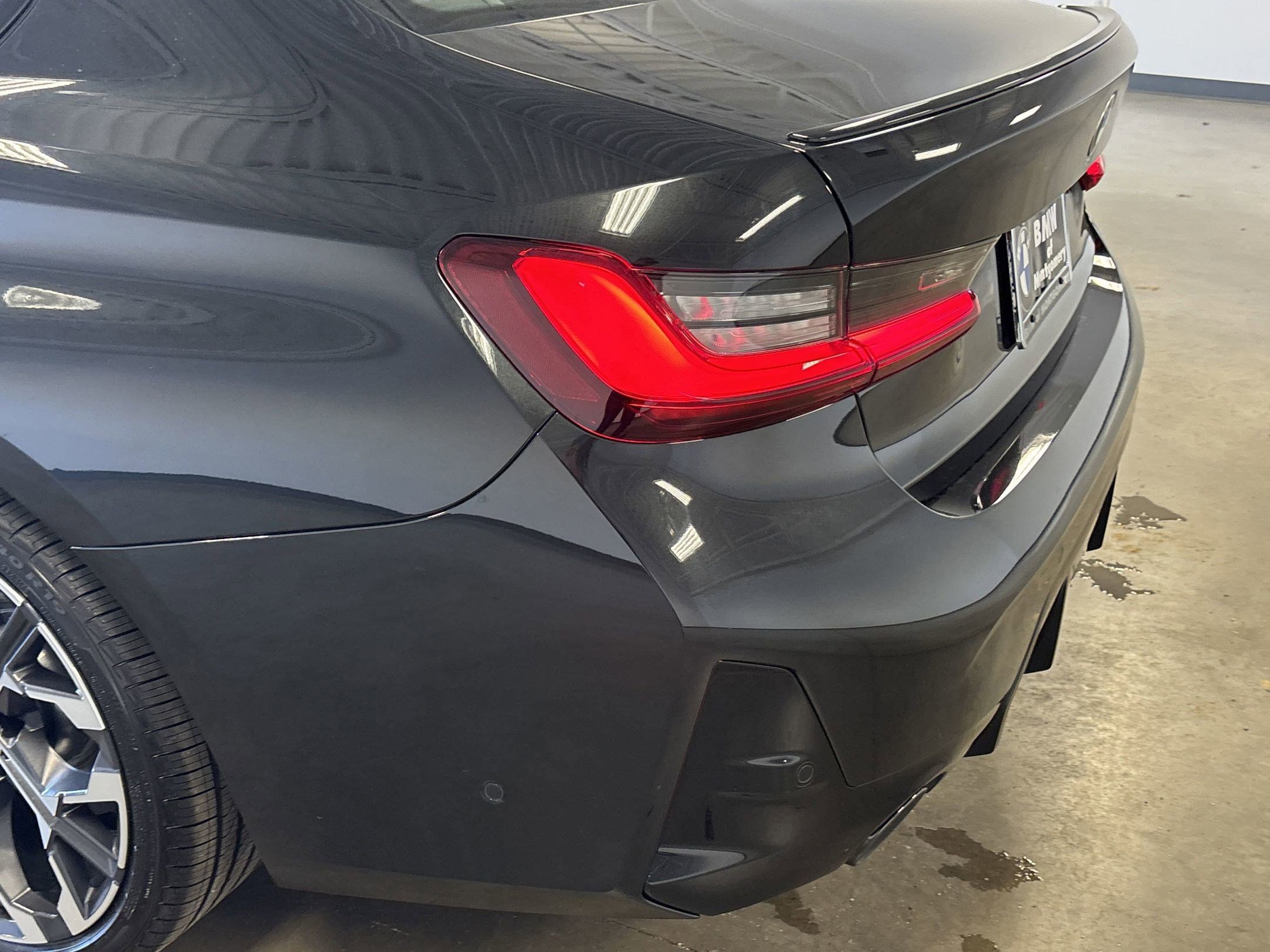 Used 2025 BMW 330i Sedan w/ M Sport Package image 11