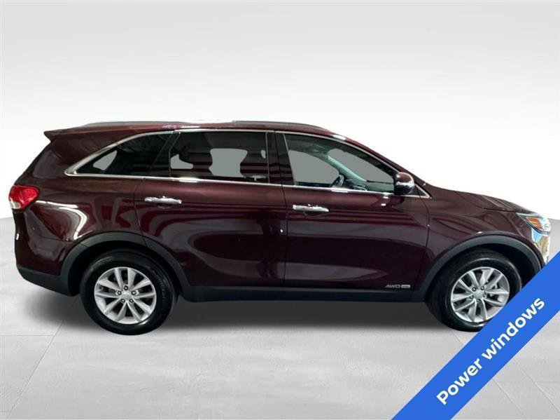 Used 2017 Kia Sorento AWD image 4