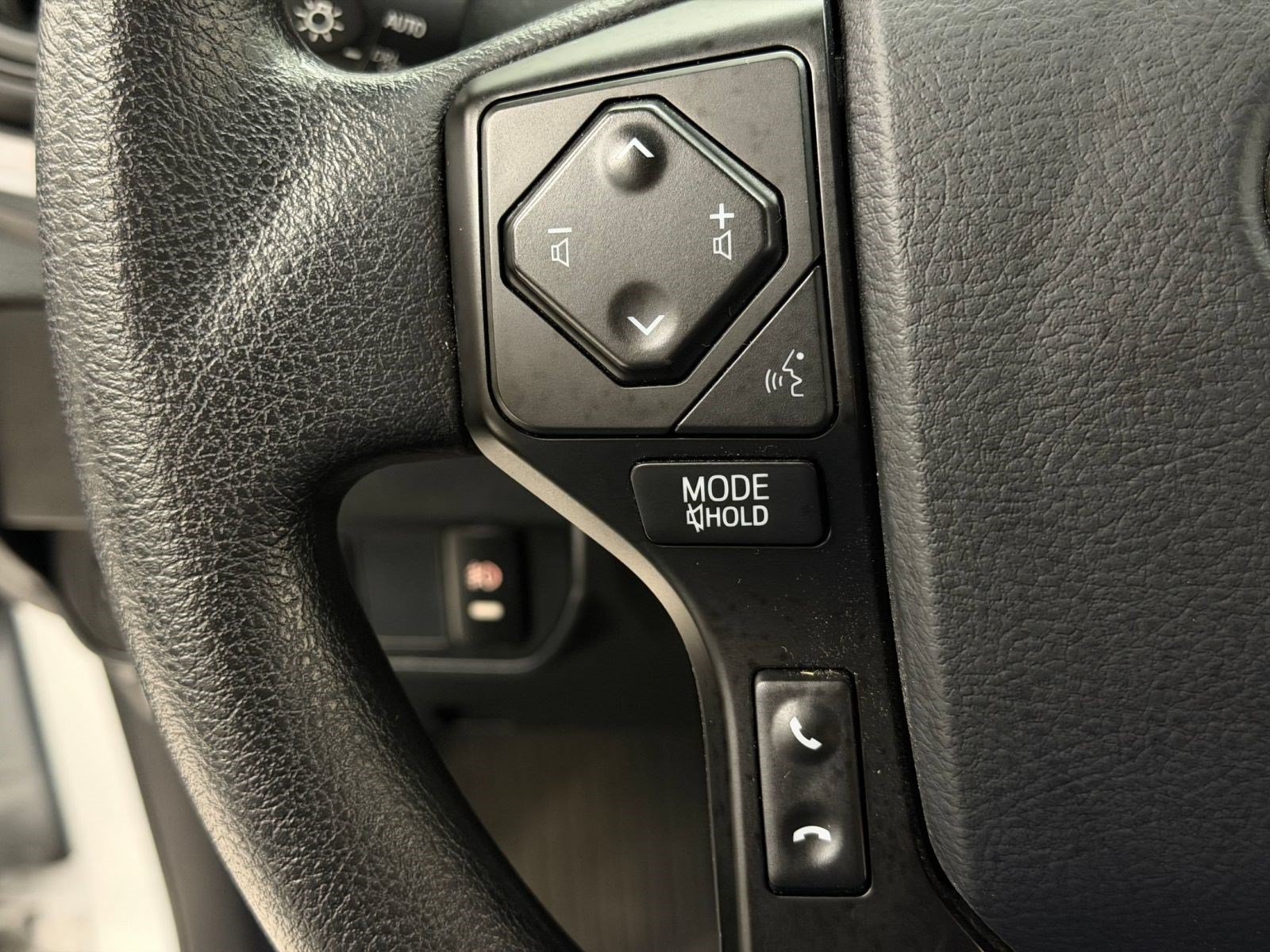 Used 2023 Toyota Tacoma SR AWD/4WD image 13