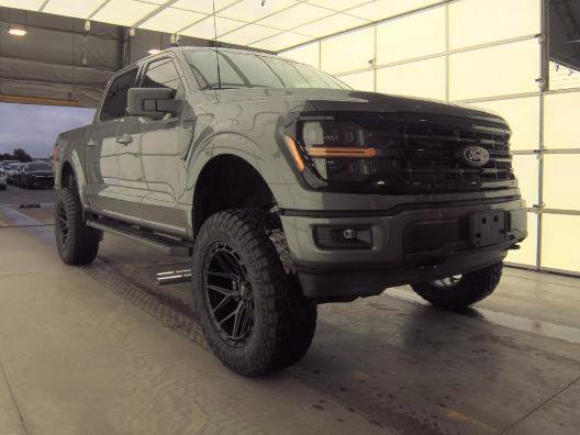 Used 2026 Ford F150 XLT w/ XLT Black Appearance Package image 4