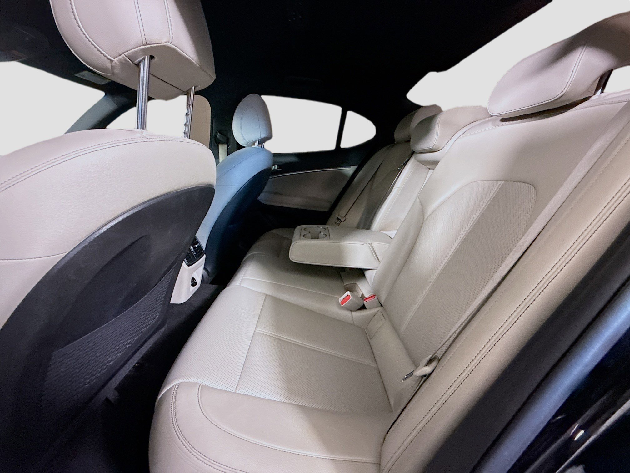 Used 2022 Genesis G70 2.0T RWD image 25