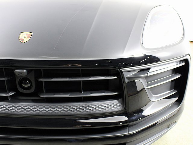 New 2025 Porsche Macan image 11