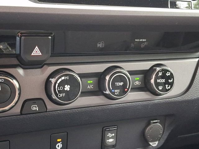 Used 2018 Toyota Tacoma TRD Sport AWD/4WD image 16