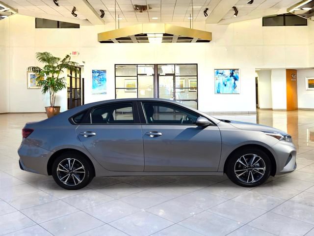 Used 2024 Kia Forte LXS FWD image 4