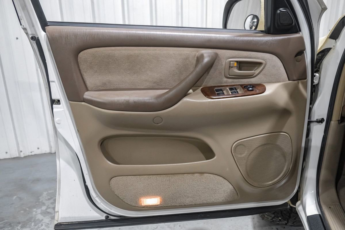 Used 2004 Toyota Sequoia SR5 image 41