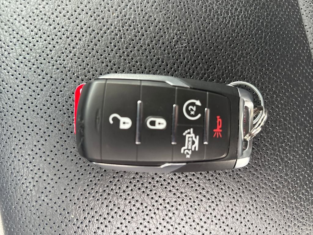 Used 2025 RAM 1500 Laramie image 33