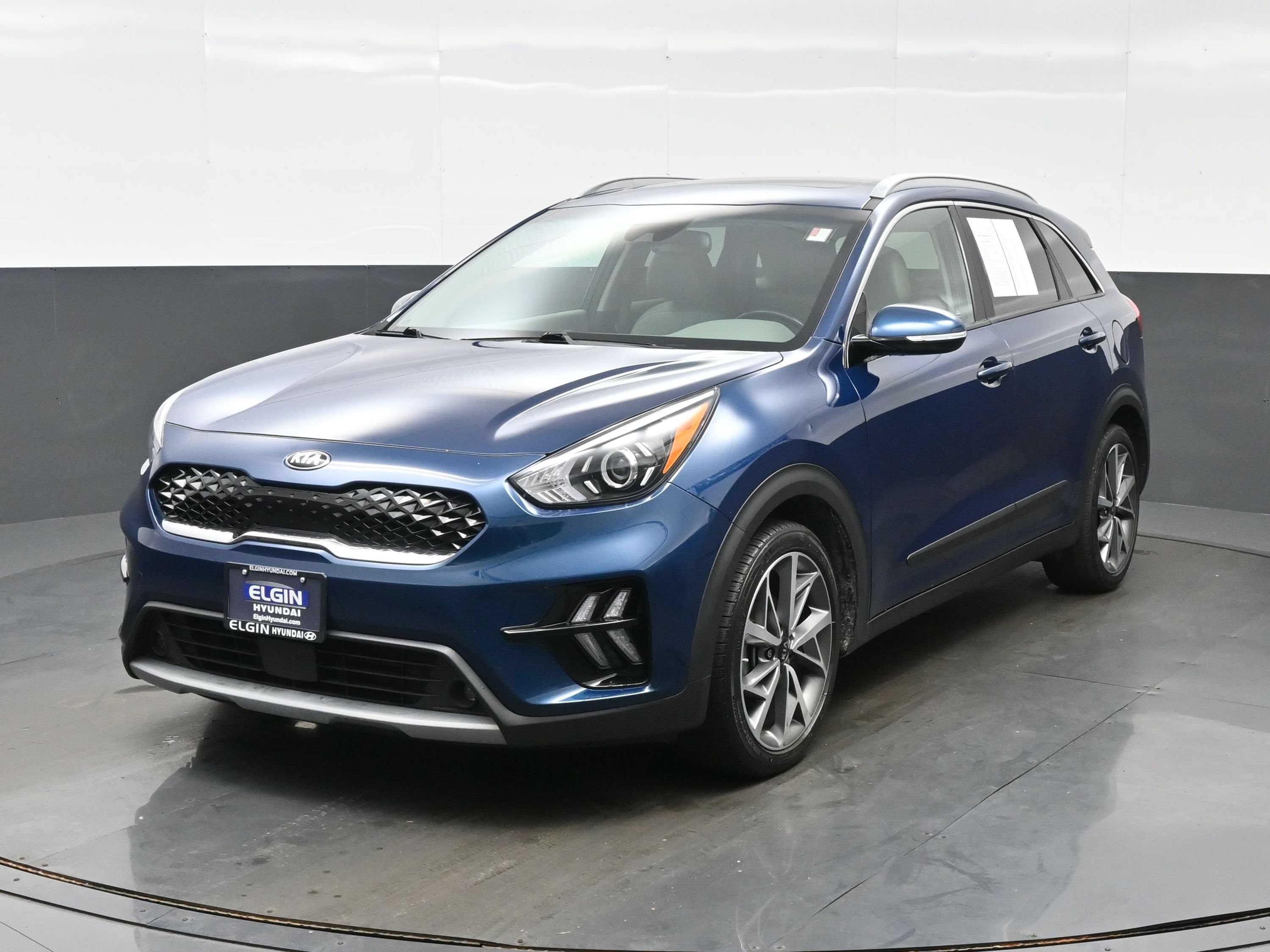Used 2021 Kia Niro Touring FWD video 1
