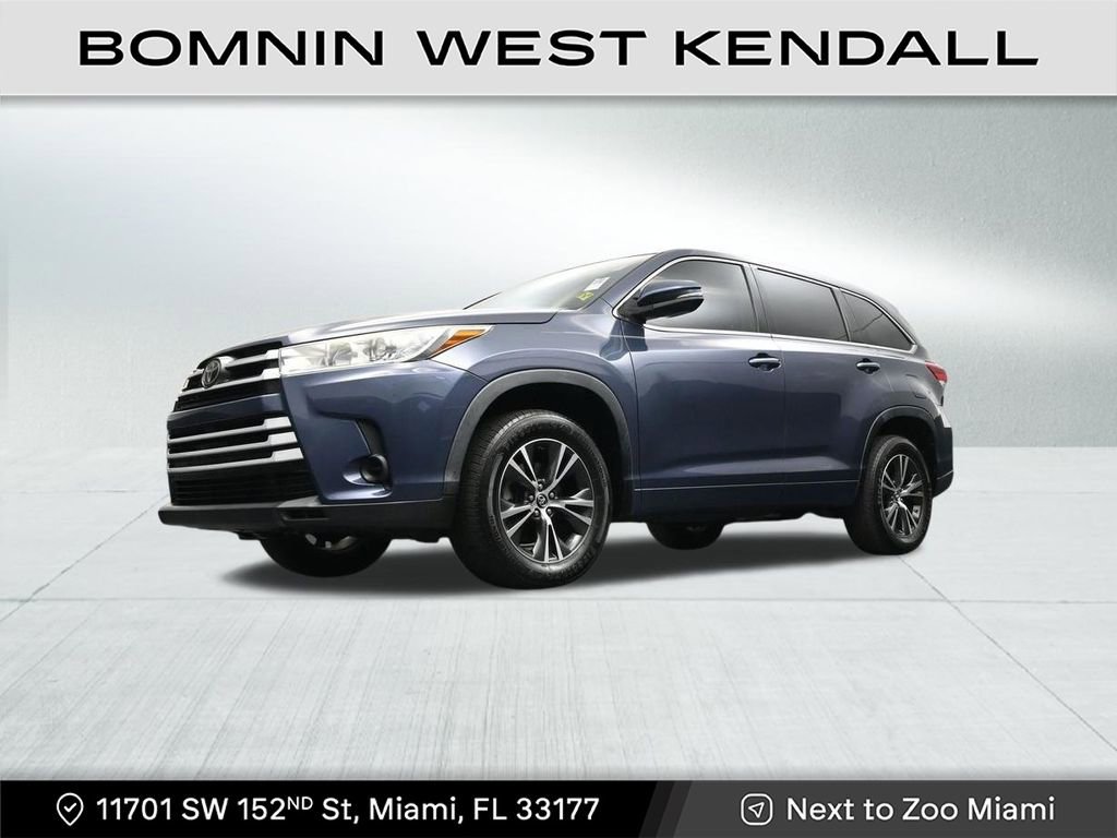 Used 2018 Toyota Highlander LE image 21