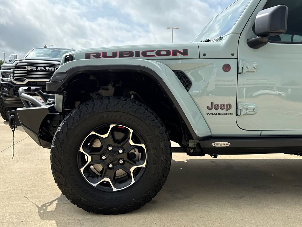 Used 2023 Jeep Wrangler Unlimited Rubicon w/ Cold Weather Group AWD/4WD image 5