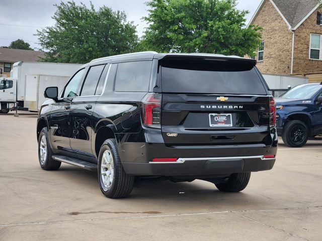 Used 2025 Chevrolet Suburban LS RWD image 3