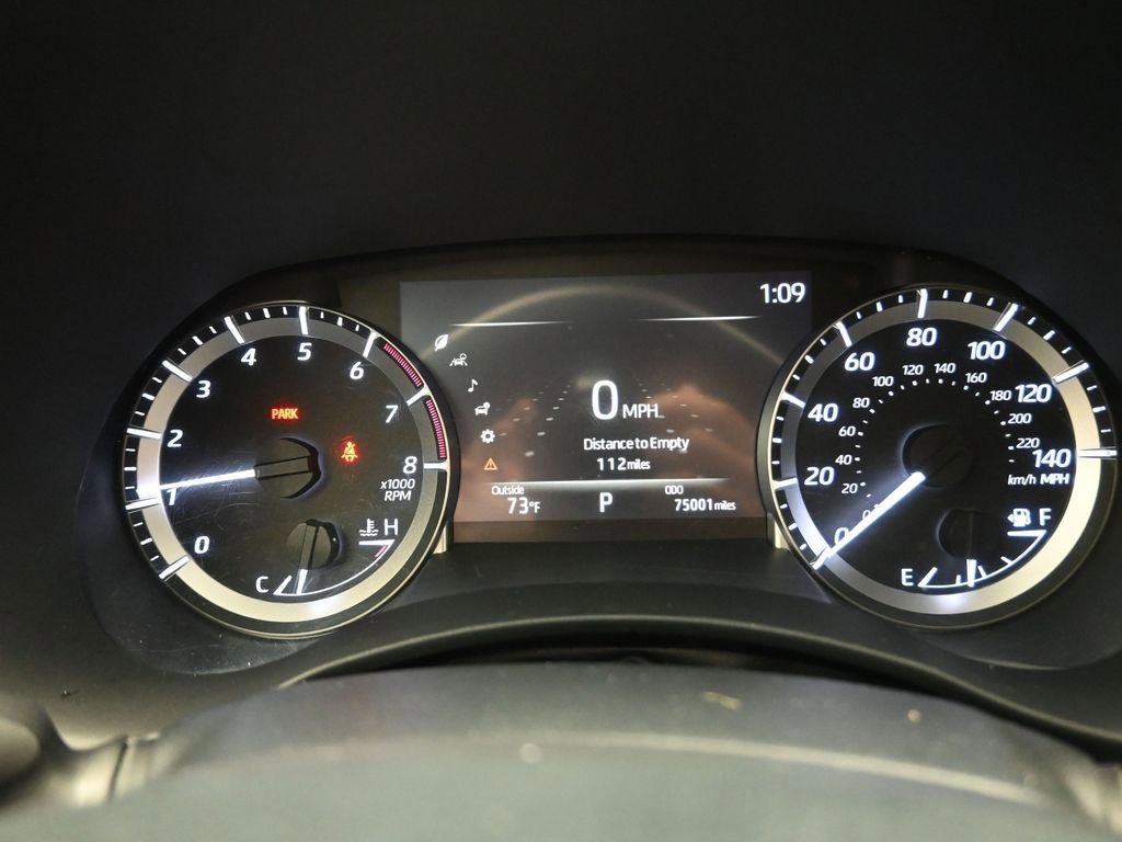 Used 2023 Toyota Highlander XLE image 6