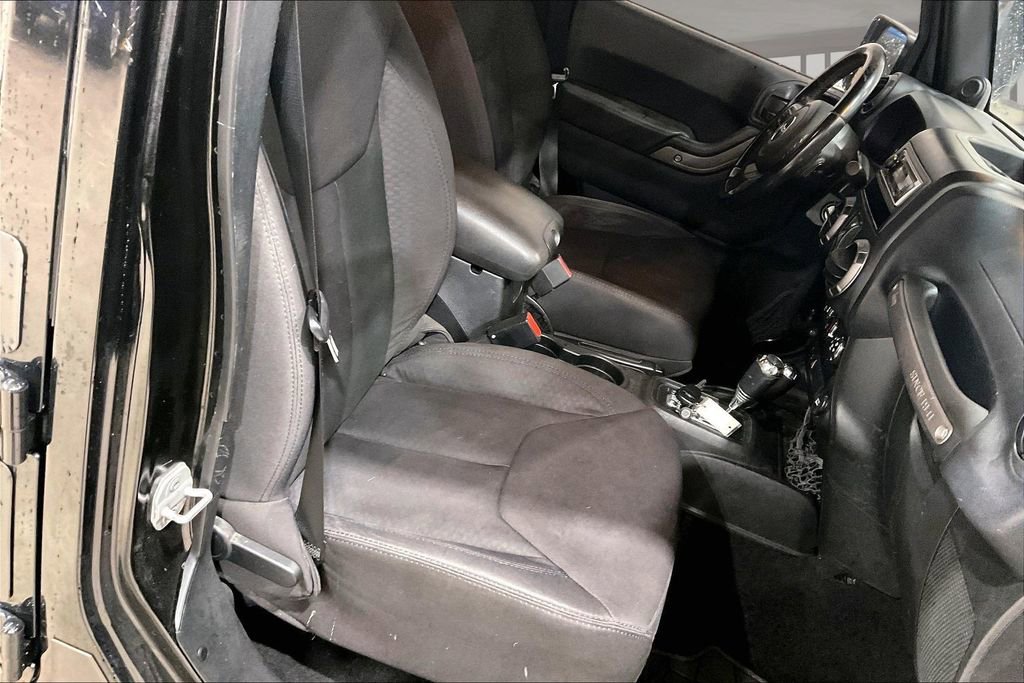 Used 2013 Jeep Wrangler Unlimited Sport image 6