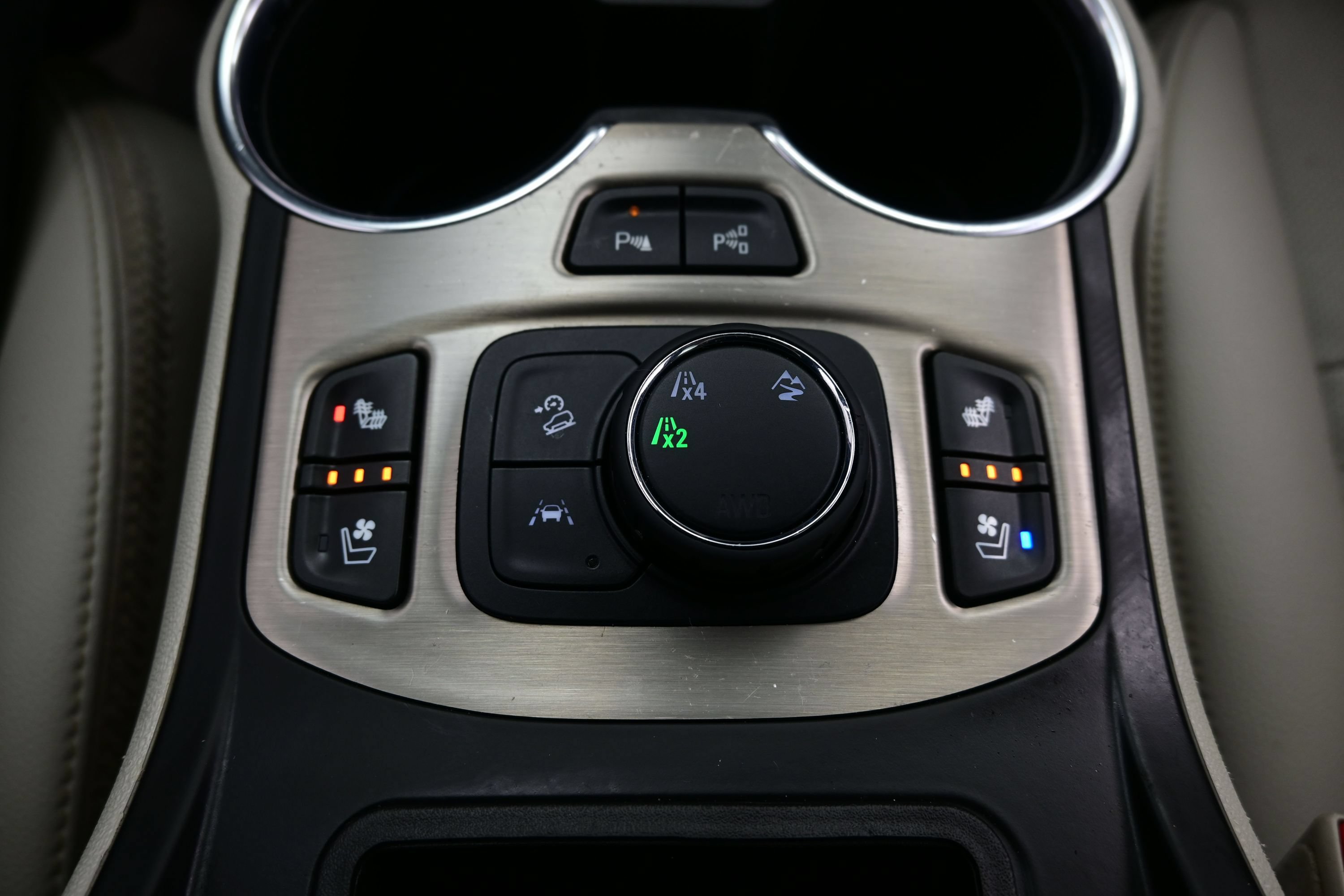 Used 2023 GMC Terrain Denali w/ Denali Premium Package AWD/4WD image 24