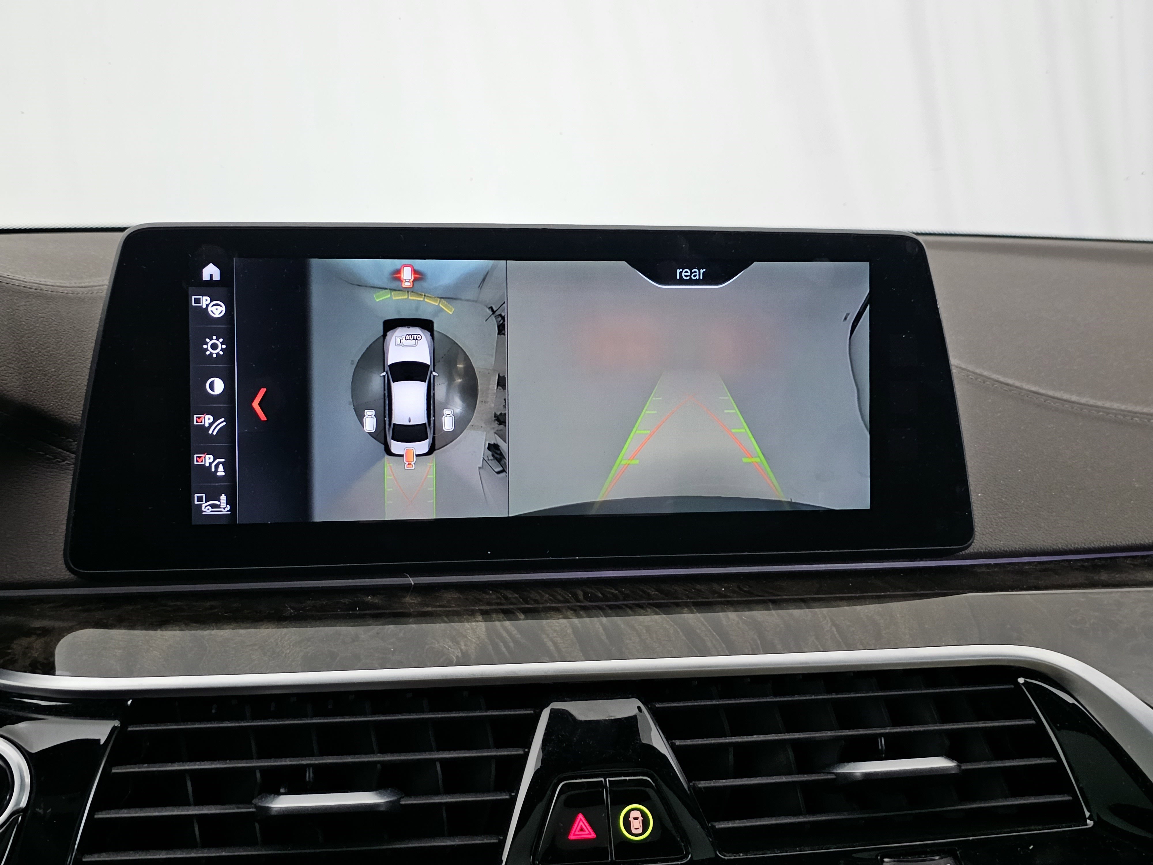 Used 2018 BMW M550i xDrive image 38