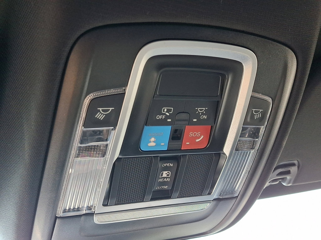 Certified 2026 RAM 1500 Laramie AWD/4WD image 32