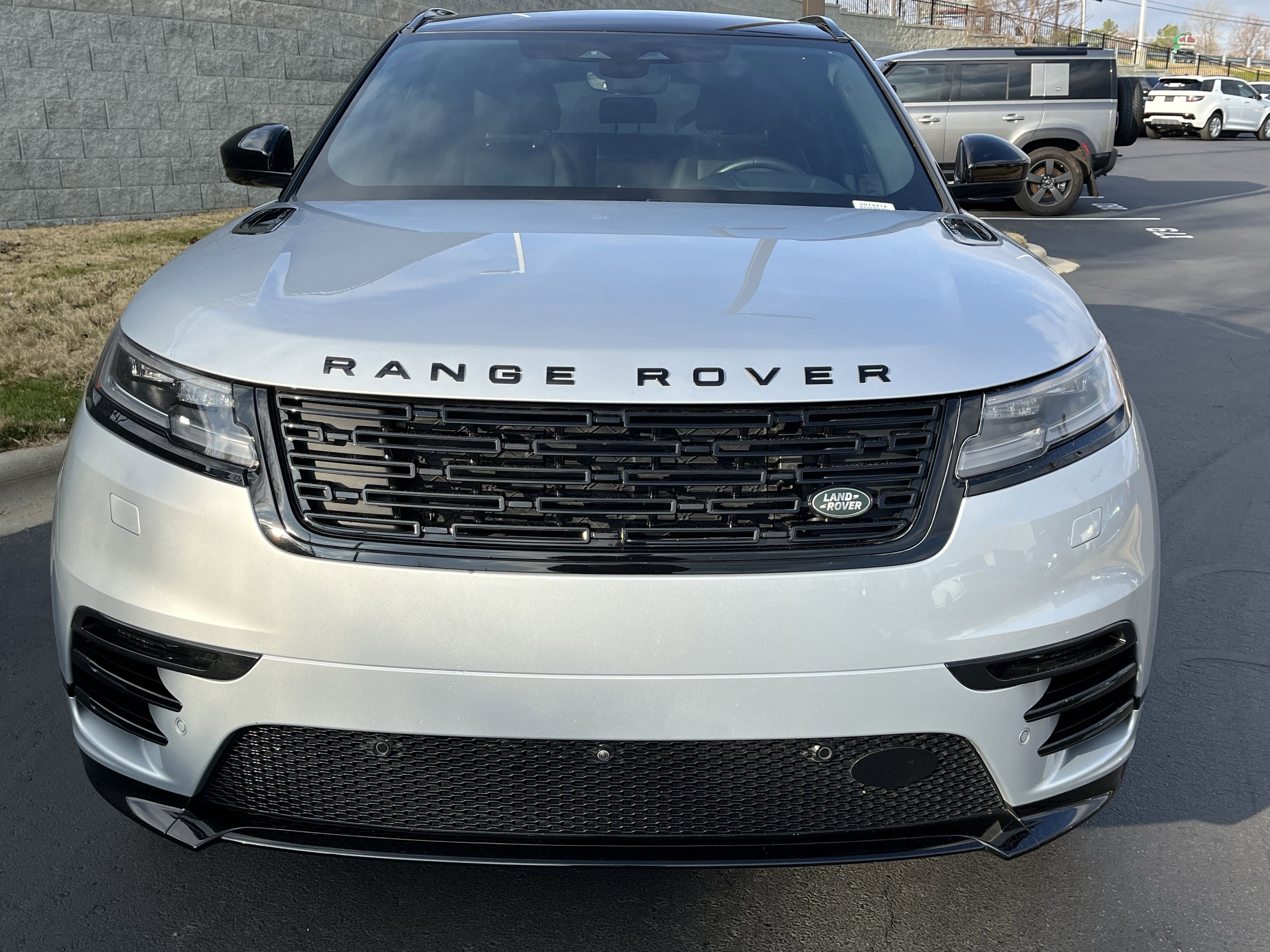 Certified 2024 Land Rover Range Rover Velar Dynamic SE image 10