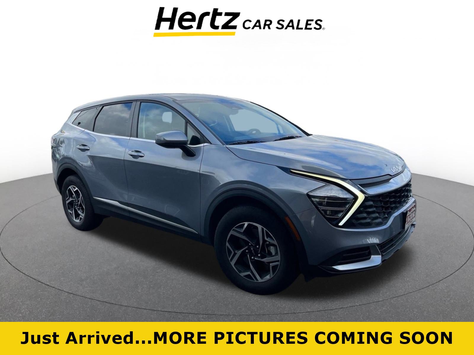 Used 2025 Kia Sportage LX image 1