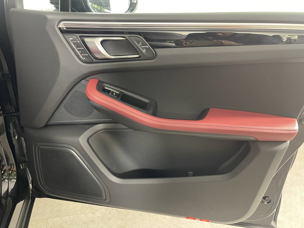 Certified 2023 Porsche Macan S image 19