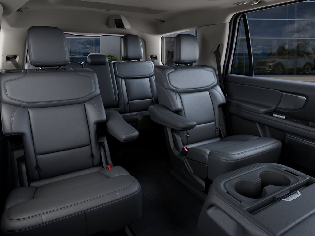 New 2027 Ford Expedition Active RWD image 3