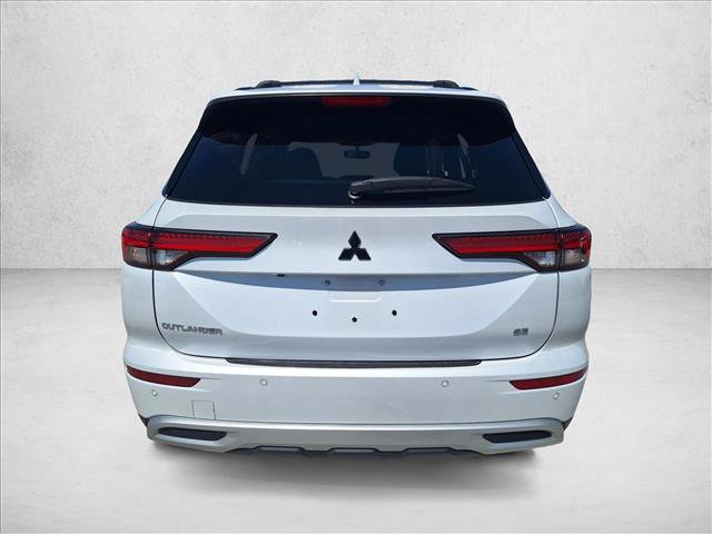 Used 2023 Mitsubishi Outlander SE FWD image 6
