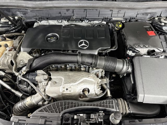 Used 2020 Mercedes-Benz GLB 250 4MATIC image 32