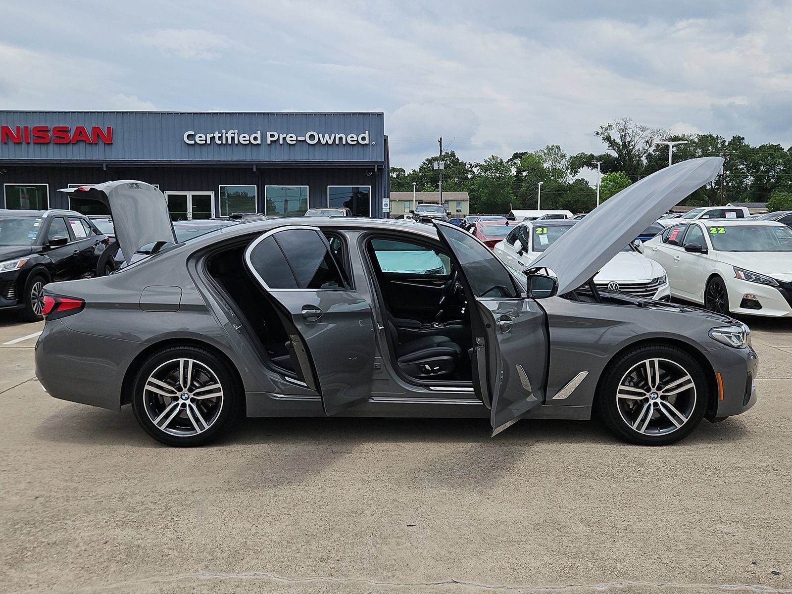 Used 2021 BMW 530i xDrive w/ Premium Package AWD/4WD image 13