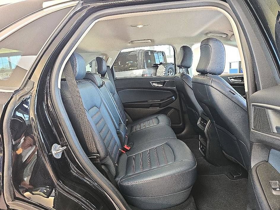 Used 2022 Ford Edge SEL w/ Sport Appearance Package AWD/4WD image 36