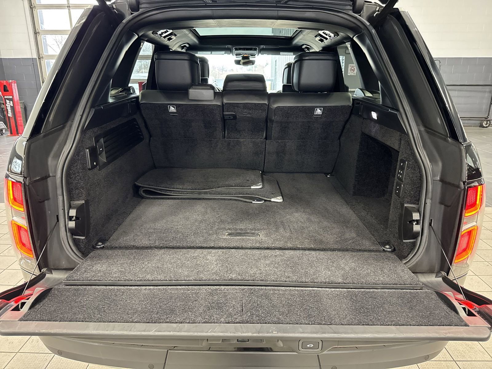 Used 2019 Land Rover Range Rover Autobiography AWD/4WD image 39
