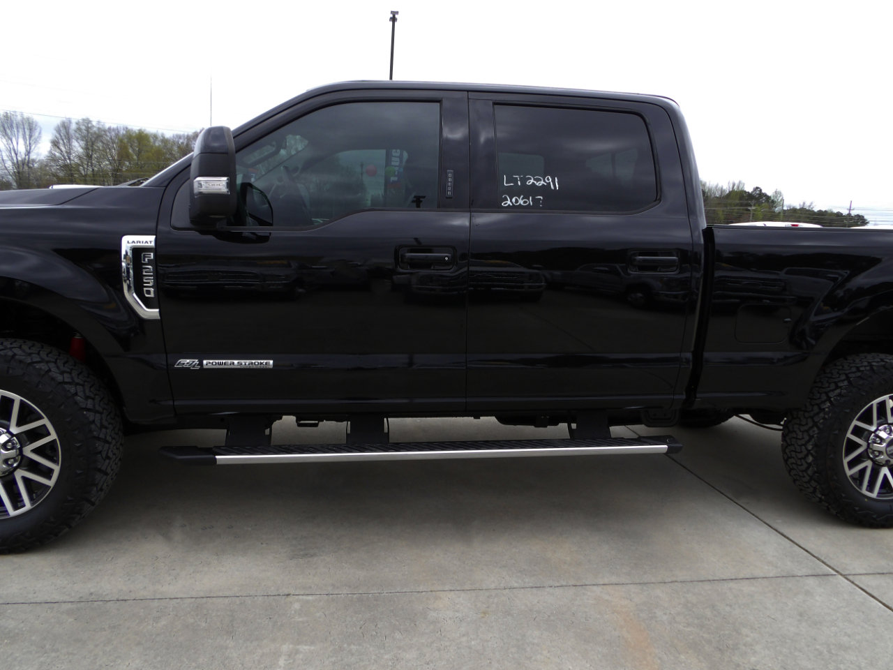 Used 2017 Ford F250 Lariat w/ Lariat Value Package image 8