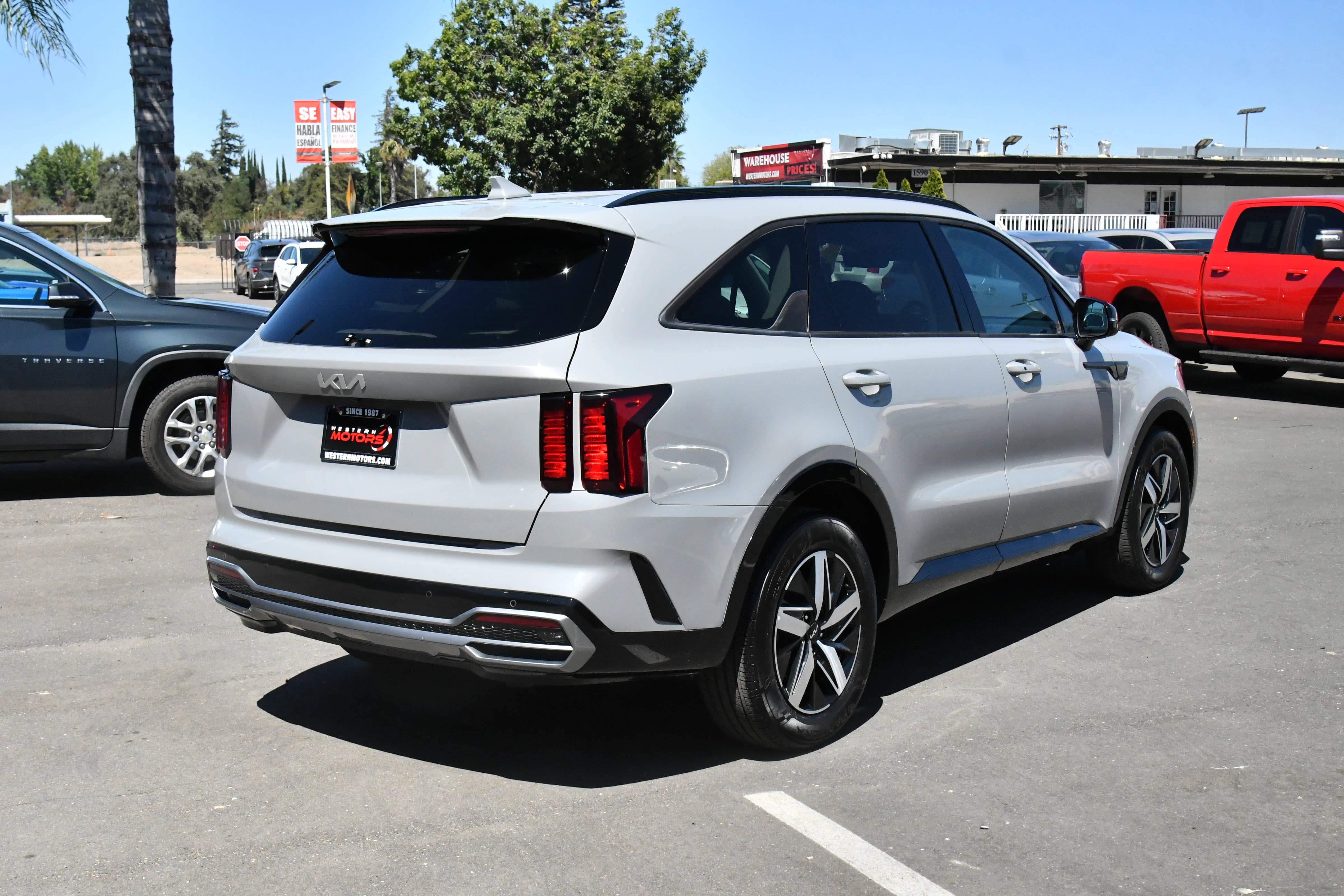 Used 2023 Kia Sorento EX FWD image 8