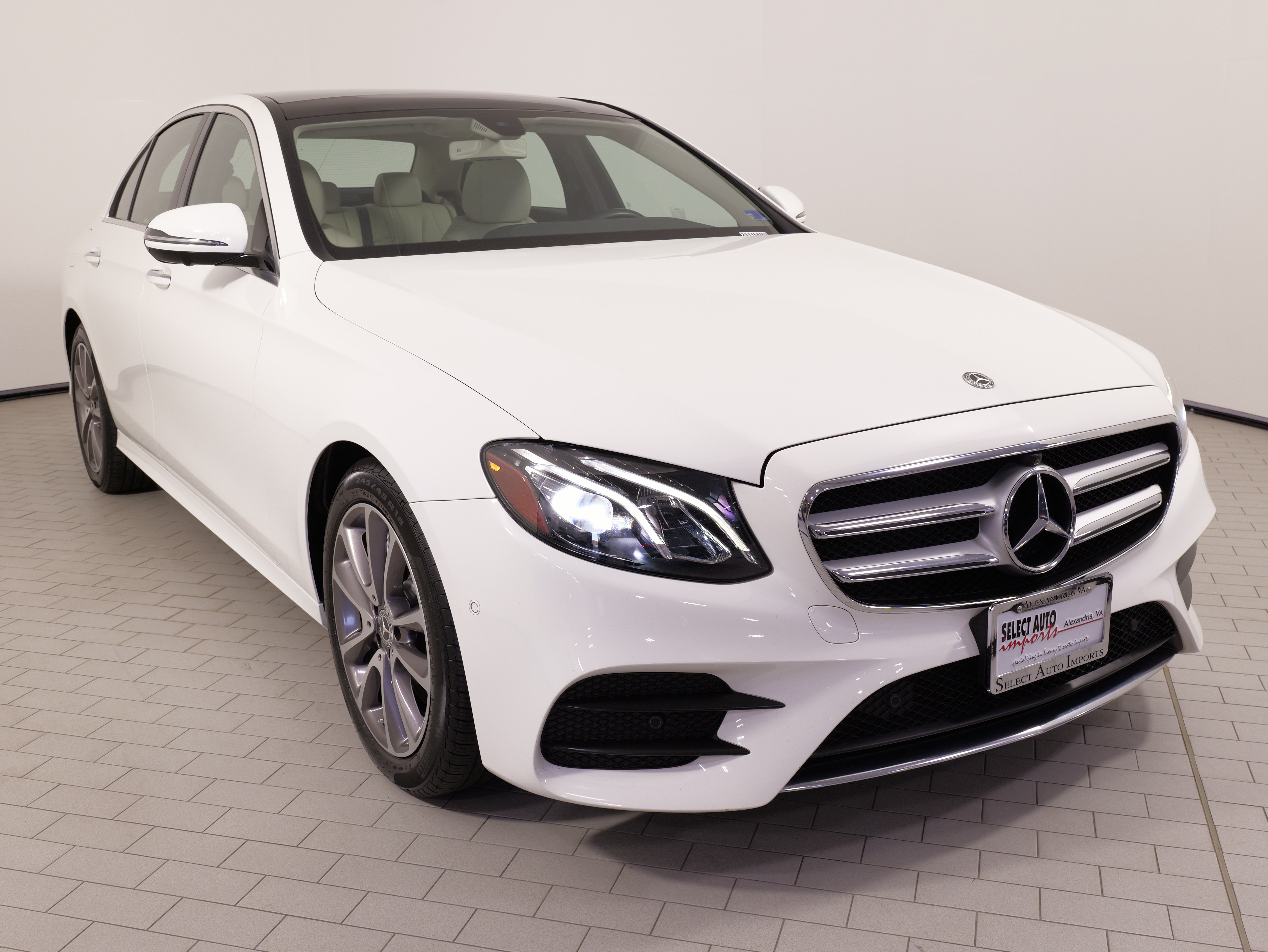 Used 2020 Mercedes-Benz E 450 4MATIC Sedan image 5