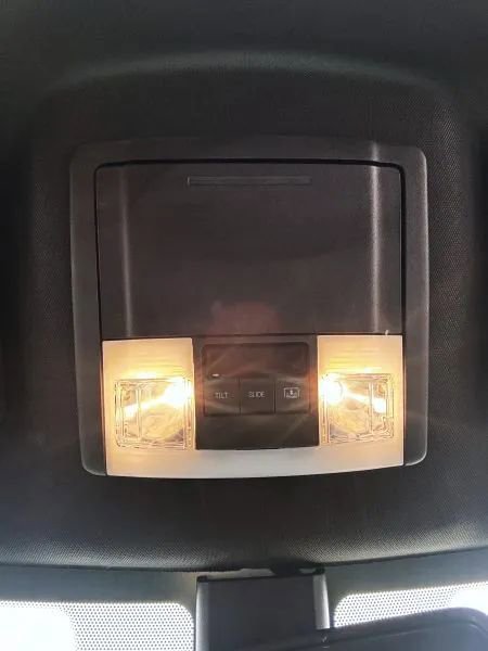 Used 2018 Ford Explorer Platinum image 41